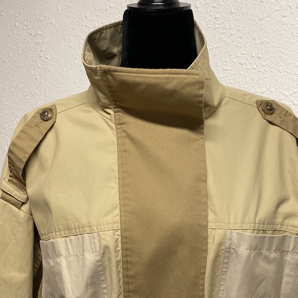 Frame Denim Tonal Blocked Jacket Look no Further For A Utilitarian Inspired Look - Picture 2 of 13